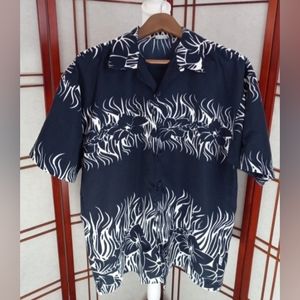 Men's blue and white pattern button down collar shirt Sz M